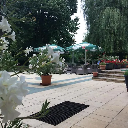 Hello Balcsi Apartmanhaz Bed & Breakfast