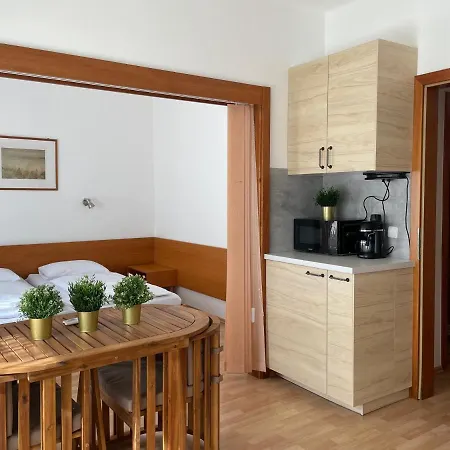 B&B Hello Balcsi Apartmanhaz