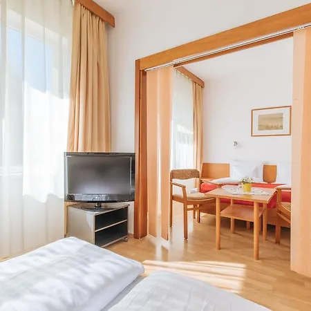 Bed & Breakfast Hello Balcsi Apartmanhaz Tihany