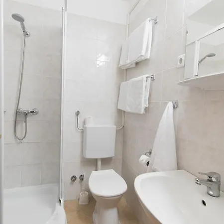 Hello Balcsi Apartmanhaz Bed & Breakfast Tihany