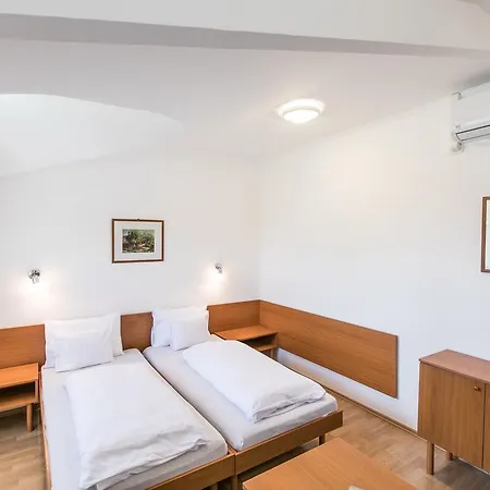 Hello Balcsi Apartmanhaz B&B 3*