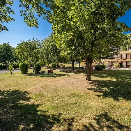 Hello Balcsi Apartmanhaz 2*